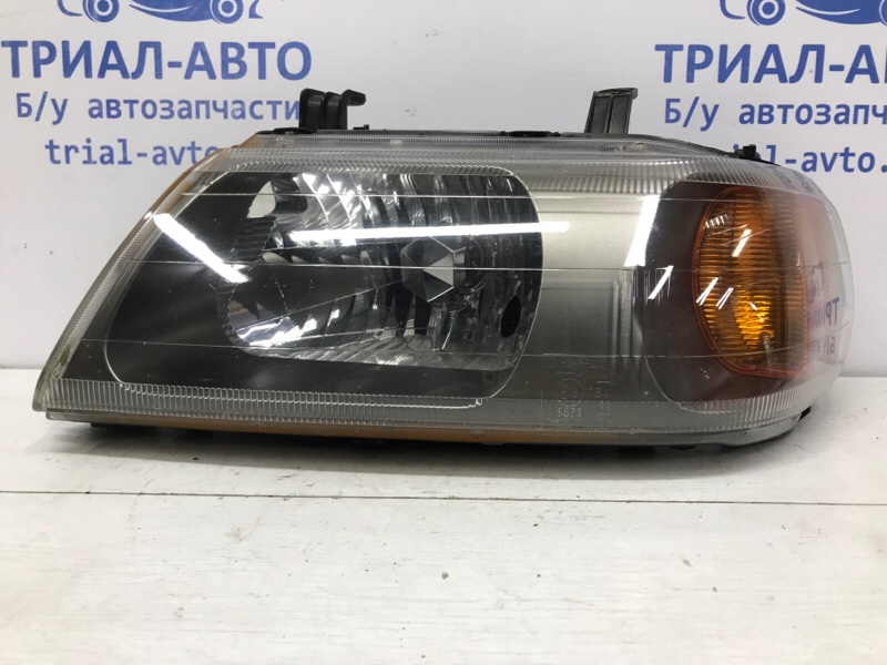 Фара левая галоген Mitsubishi Pajero Sport 1996-2008 K9 2.5 Diesel 4D56 8301A365 Б/У