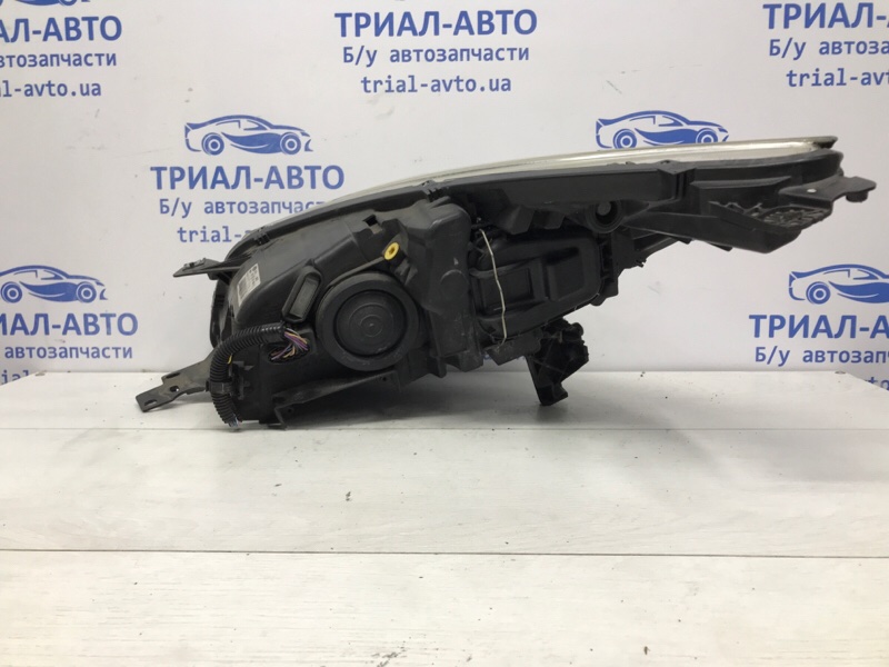 Фара правая галоген Kuga 2013-2019 CBS 2.0 diesel