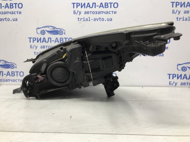 Фара правая галоген Kuga 2013-2019 CBS 2.0 diesel