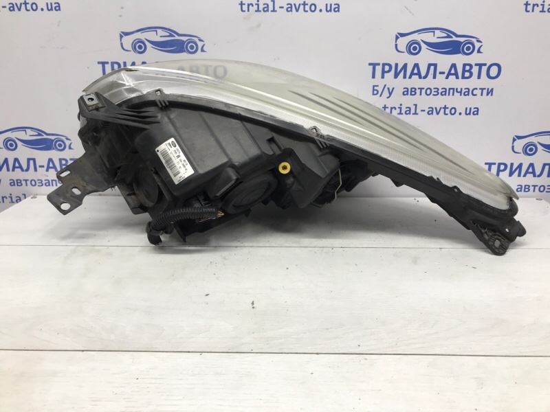 Фара правая галоген Kuga 2013-2019 CBS 2.0 diesel