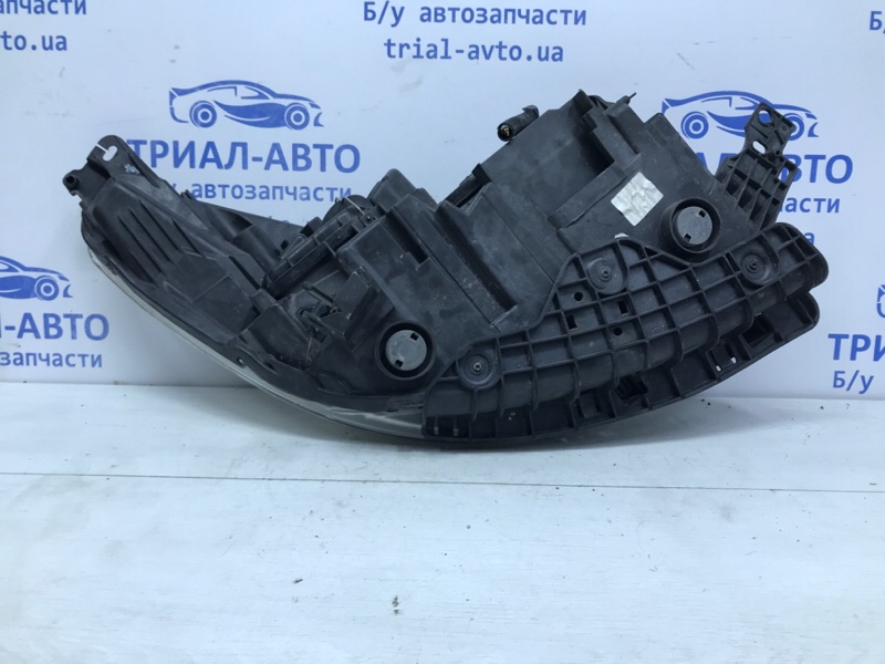 Фара левая галоген Kuga 2013-2019 CBS 2.0 diesel