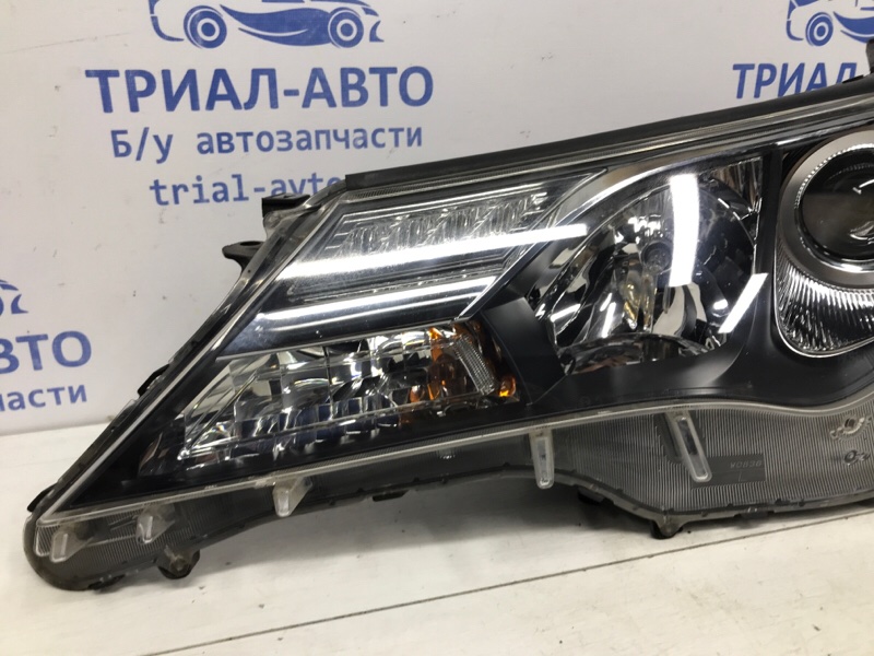 Фара левая галоген Toyota RAV 4 A40 2.2 diesel 2ADFTV