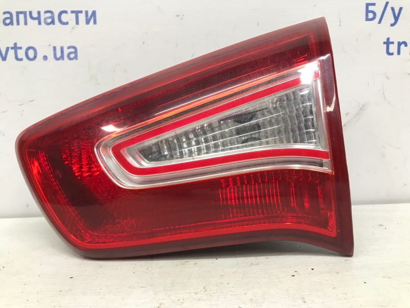 Фонарь задний внутренний правый Kia Sportage 2010-2016 SL 1.7 diesel D4FD 924063W010 Б/У