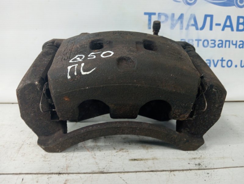 Суппорт передний левый Q50 2013- V37 2.2 diesel OM651
