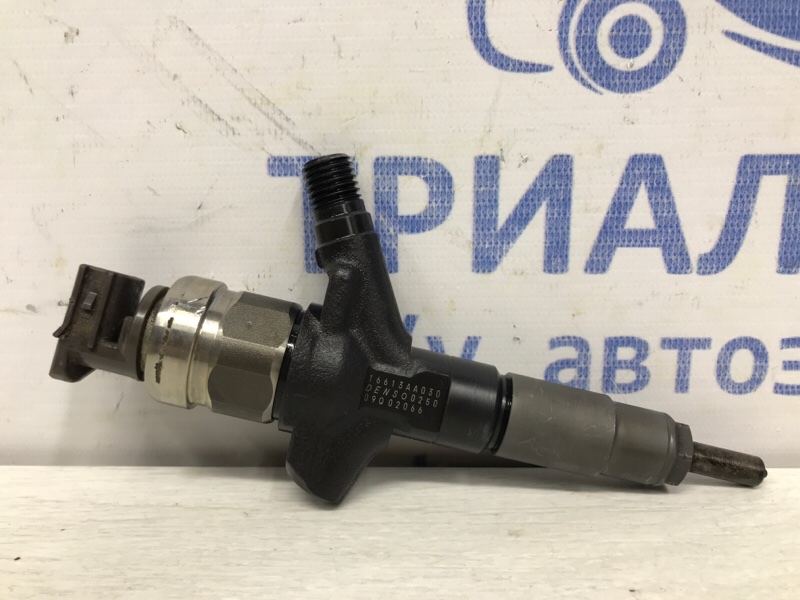 Форсунка топливная Subaru Forester 2012-2018 SJ 2.0 diesel EE20Z 16613AA030 Б/У