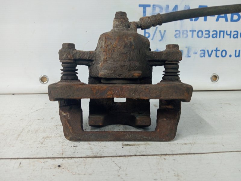 Суппорт задний правый Tucson 2004-2009 JM 2.0 diesel D4EA