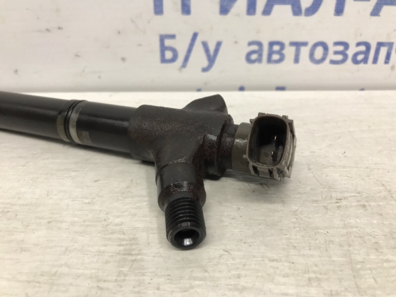 Форсунка топливная Toyota RAV 4 A40 2.2 diesel 2ADFTV