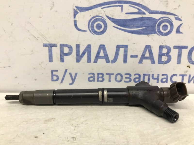 Форсунка топливная Toyota RAV 4 2012-2018 A40 2.2 diesel 2ADFTV 2367026060 Б/У