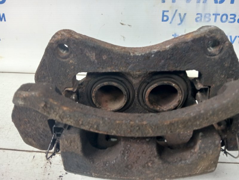 Суппорт передний правый Q50 2013- V37 2.2 diesel OM651