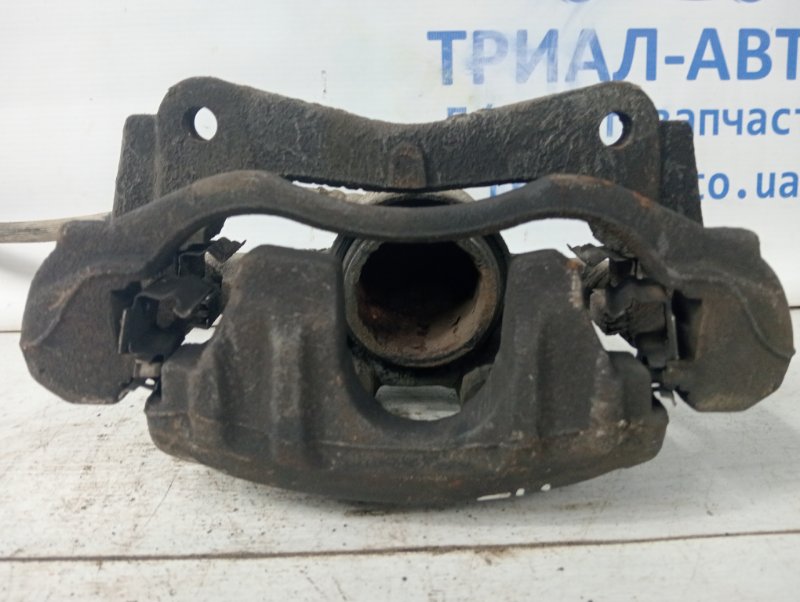 Суппорт передний левый Avensis 2003-2009 T25 1.8 бензин 1ZZFE