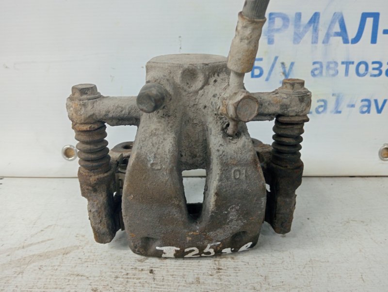Суппорт задний правый Avensis 2003-2009 T25 1.8 бензин 1ZZFE
