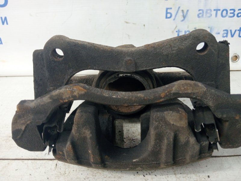 Суппорт передний правый Avensis 2003-2009 T25 1.8 бензин 1ZZFE