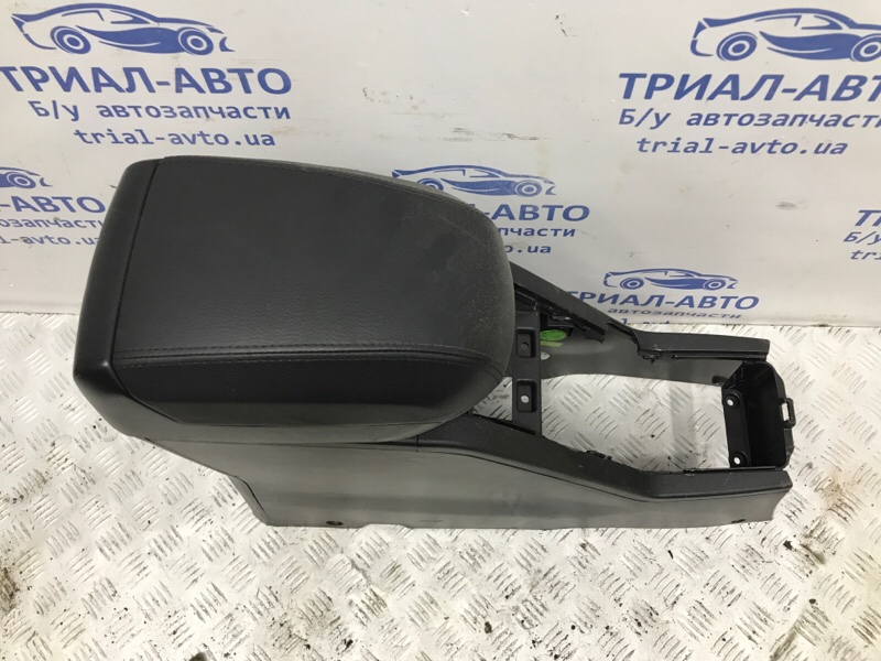 Подлокотник Captiva 2006-2011 C100 2.4 бензин Z24SED