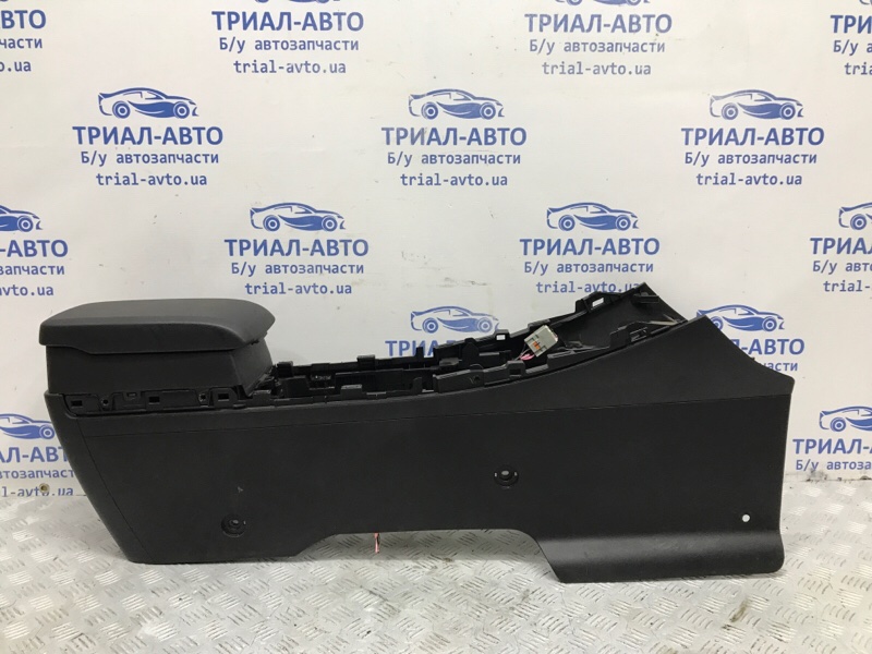 Подлокотник Mazda CX 7 2007-2012 ER 2.3 бензин 	L3VDT EG2364450E02 Б/У