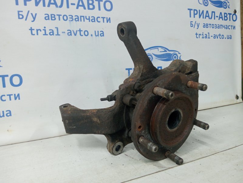 Кулак поворотный левый со ступицей Sorento 2002-2011 BL 2.5 diesel D4CB