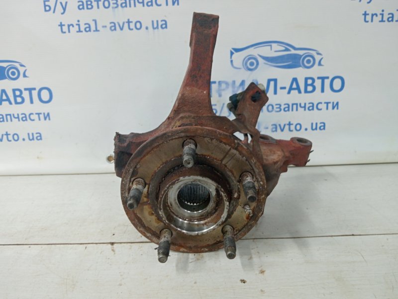 Кулак поворотный правый со ступицей Chevrolet Captiva 2006-2011 C100 2.4 бензин Z24SED 96626338 Б/У