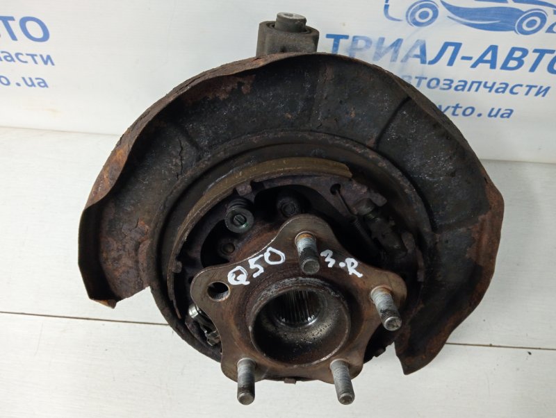 Цапфа задняя правая со ступицей Q50 2013- V37 2.2 diesel OM651