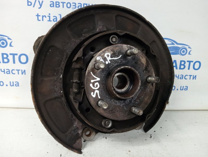 Цапфа задняя правая со ступицей Suzuki Grand Vitara 2005-2016 JT 2.4 бензин J24B 4611079K00 Б/У