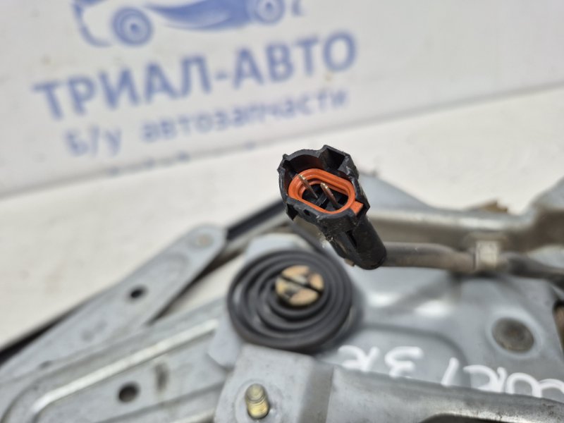 Стеклоподъемник задний правый Kia Sorento BL 2.5 diesel D4CB