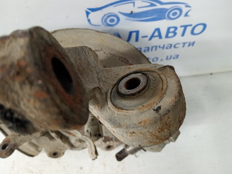 Цапфа задняя правая со ступицей Avensis 2003-2009 T25 1.8 бензин 1ZZFE