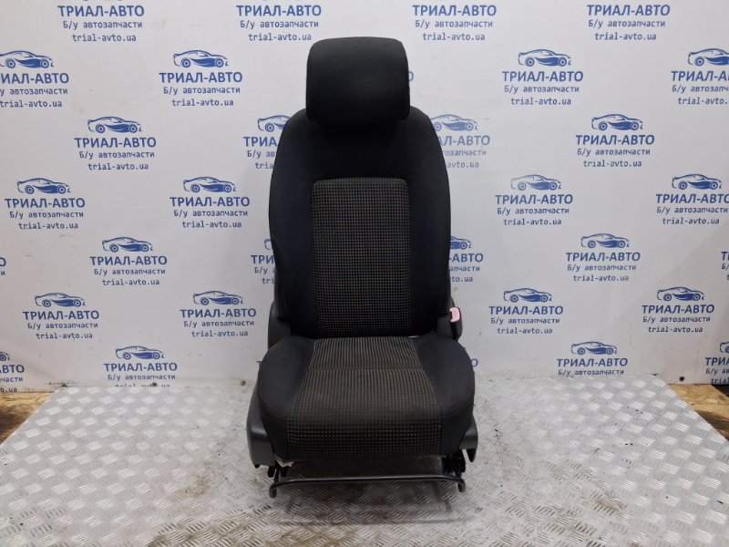 Сиденье переднее правое Chevrolet Captiva 2006-2011 C100 2.4 бензин Z24SED 96833390 Б/У