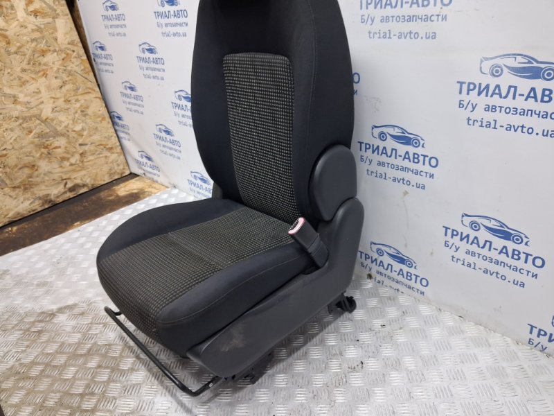 Сиденье переднее правое Captiva 2006-2011 C100 2.4 бензин Z24SED