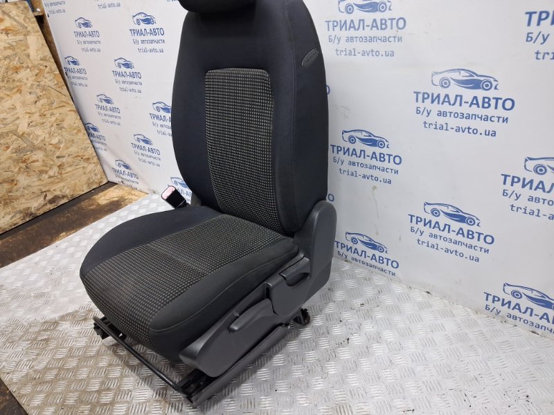 Сиденье переднее левое Captiva 2006-2011 C100 2.4 бензин Z24SED