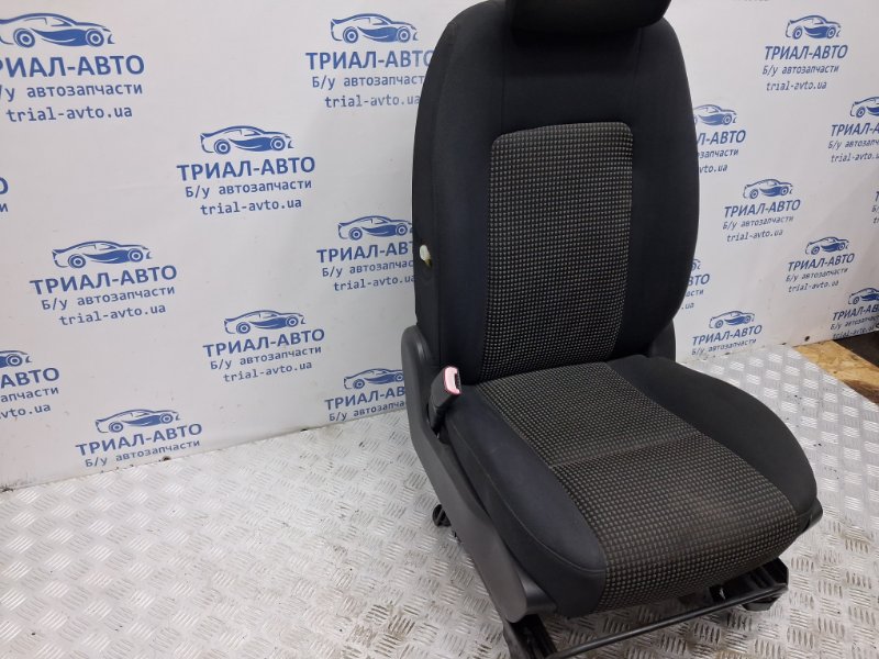 Сиденье переднее левое Captiva 2006-2011 C100 2.4 бензин Z24SED