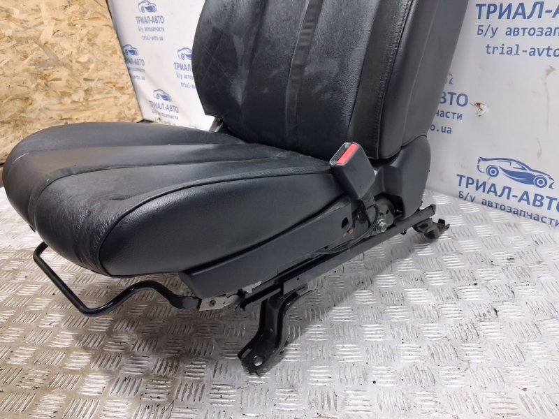 Сиденье переднее правое CX 7 2007-2012 ER 2.3 бензин 	L3VDT