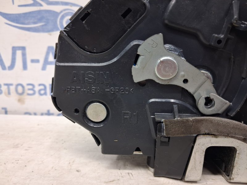 Замок двери передний правый RAV 4 2012-2018 A40 2.2 diesel 2ADFTV