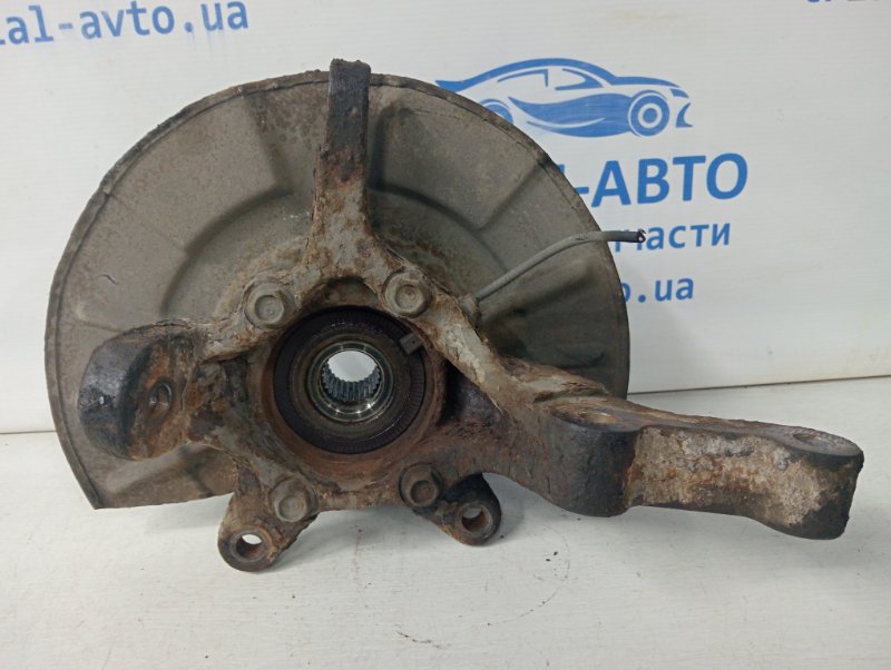 Кулак поворотный правый со ступицей Suzuki Grand Vitara JT 2.4 бензин J24B
