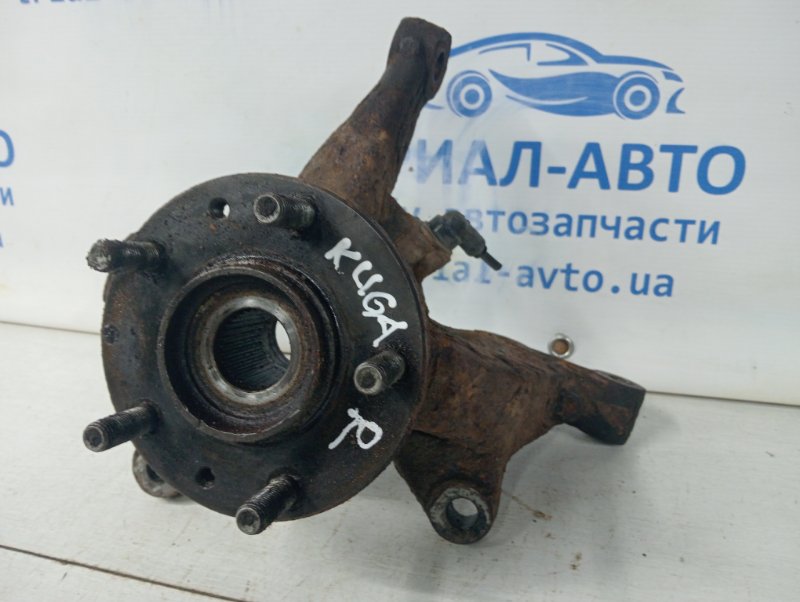 Кулак поворотный правый со ступицей не куга 2013-2019 CBS 2.0 diesel