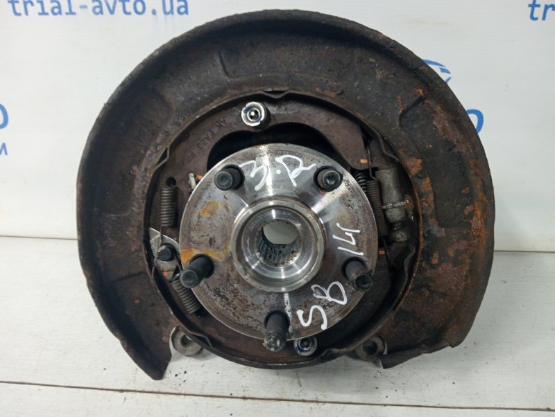 Цапфа задняя правая со ступицей Subaru Outback 2009-2014 BR 2.5 бензин Ej253 28411AJ000 Б/У