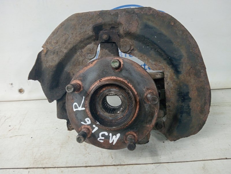 Кулак поворотный правый со ступицей Mazda 3 2003-2009 BK 1.6 бензин Z6 BR5S33021 Б/У