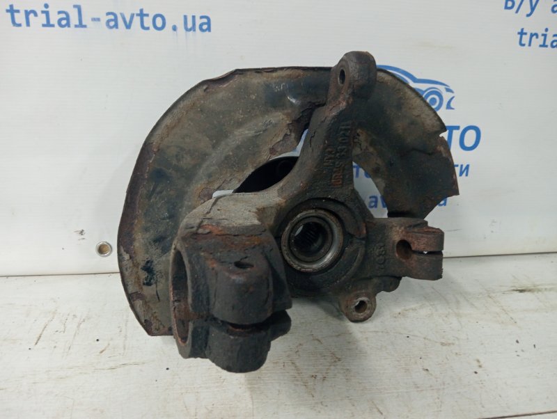 Кулак поворотный правый со ступицей Mazda 3 BK 1.6 бензин Z6