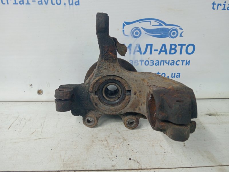 Кулак поворотный левый со ступицей Mazda 3 BK 1.6 бензин Z6