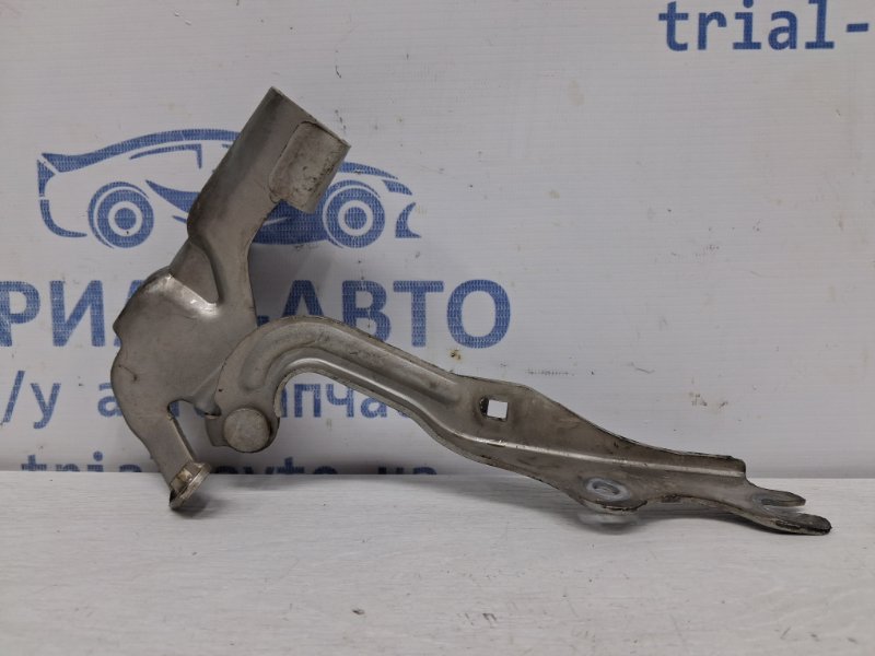 Петля капота правая Mazda 3 2003-2009 BK 1.6 бензин Z6 BP4K52410B Б/У