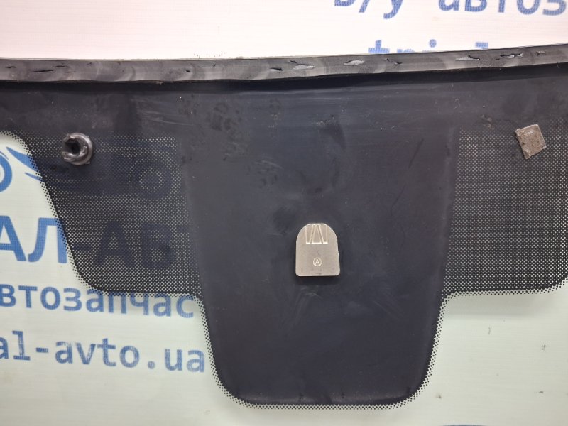 Стекло лобовое 3 2003-2009 BK 1.6 бензин Z6