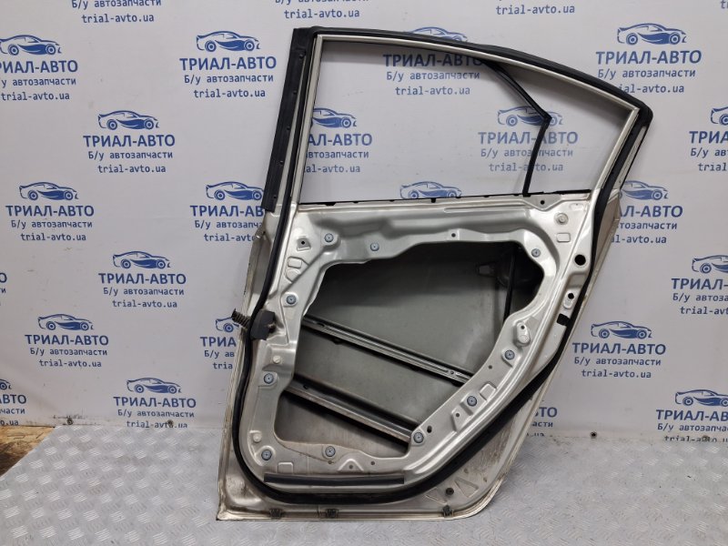 Дверь задняя правая 3 2003-2009 BK 1.6 бензин Z6
