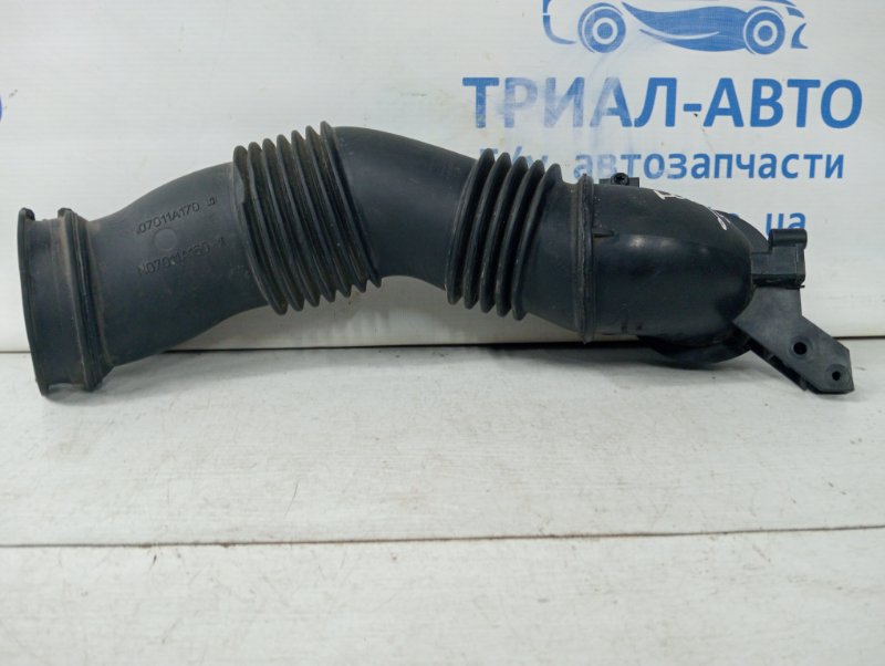 Патрубок воздушного фильтра Ford Kuga 2011-2019 CBS 2.0 diesel AV619G832BA Б/У