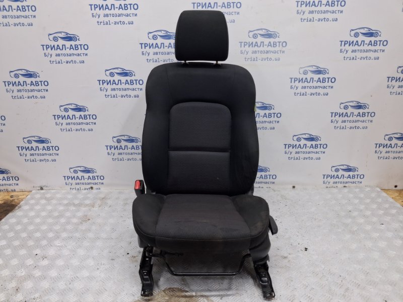Сиденье переднее левое Mazda 3 2003-2009 BK 1.6 бензин Z6 BS3N8818002 Б/У