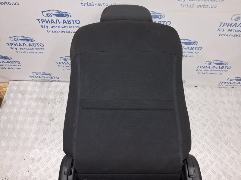 Сиденье переднее правое 3 2003-2009 BK 1.6 бензин Z6