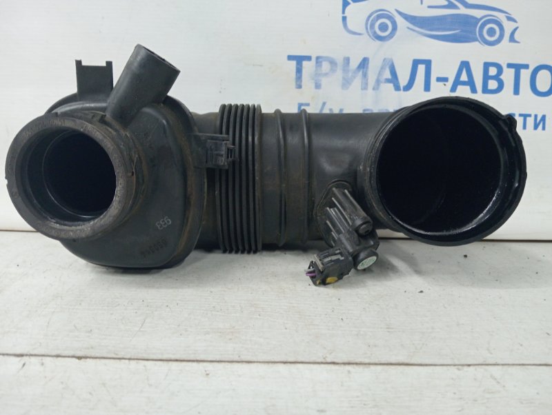 Патрубок воздушного фильтра Infiniti Q50 V37 2.2 diesel OM651