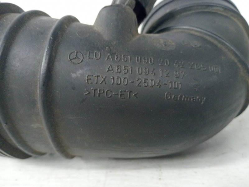 Патрубок воздушного фильтра Q50 2013- V37 2.2 diesel OM651