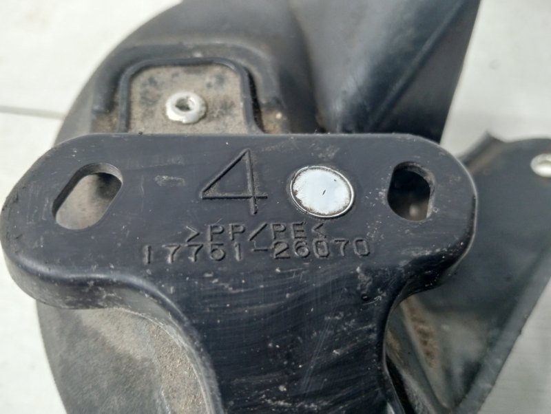 Воздухозаборник Toyota RAV 4 A40 2.2 diesel 2ADFTV