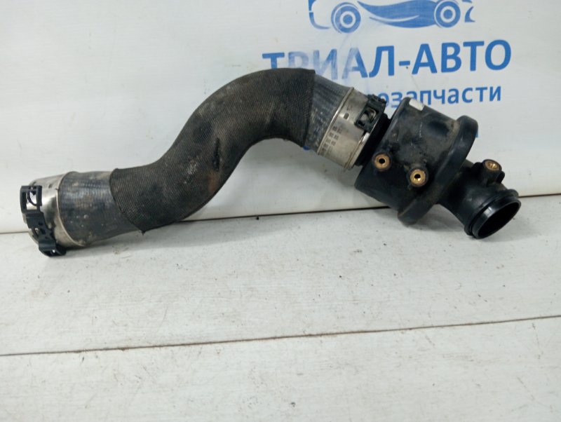 Патрубок турбины Q50 2013- V37 2.2 diesel OM651