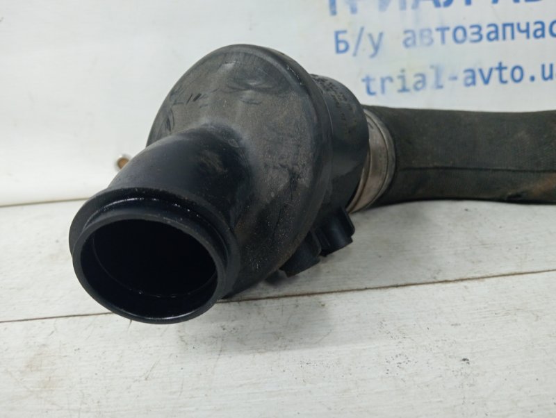 Патрубок турбины Q50 2013- V37 2.2 diesel OM651