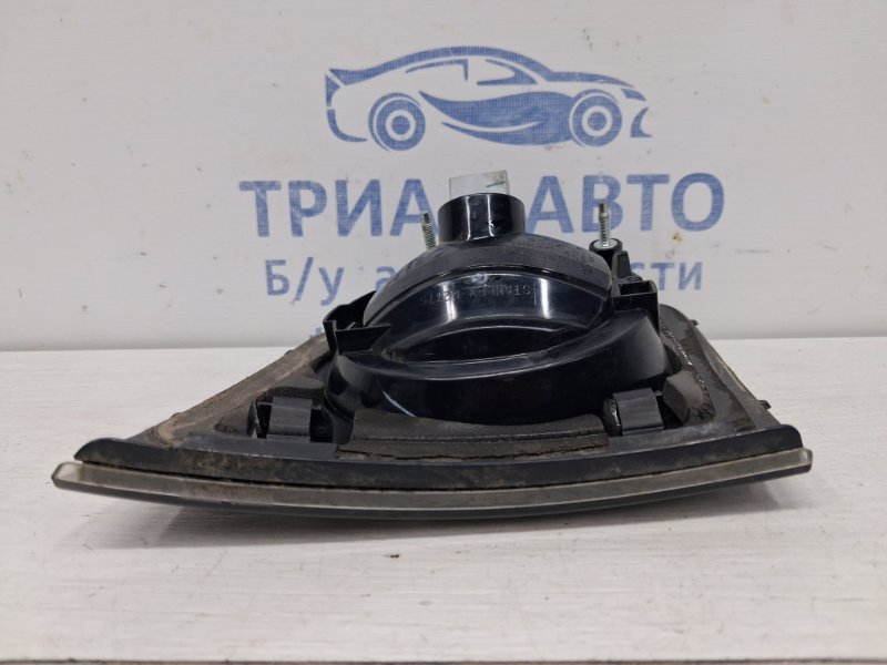Фонарь задний внутренний правый 3 2003-2009 BK 1.6 бензин Z6
