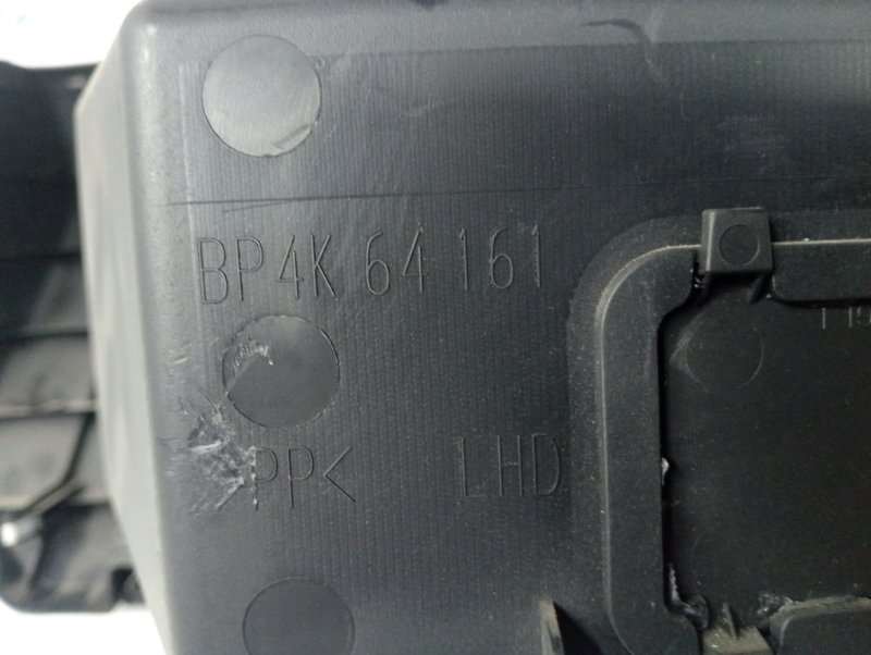 Бардачок 3 2003-2009 BK 1.6 бензин Z6