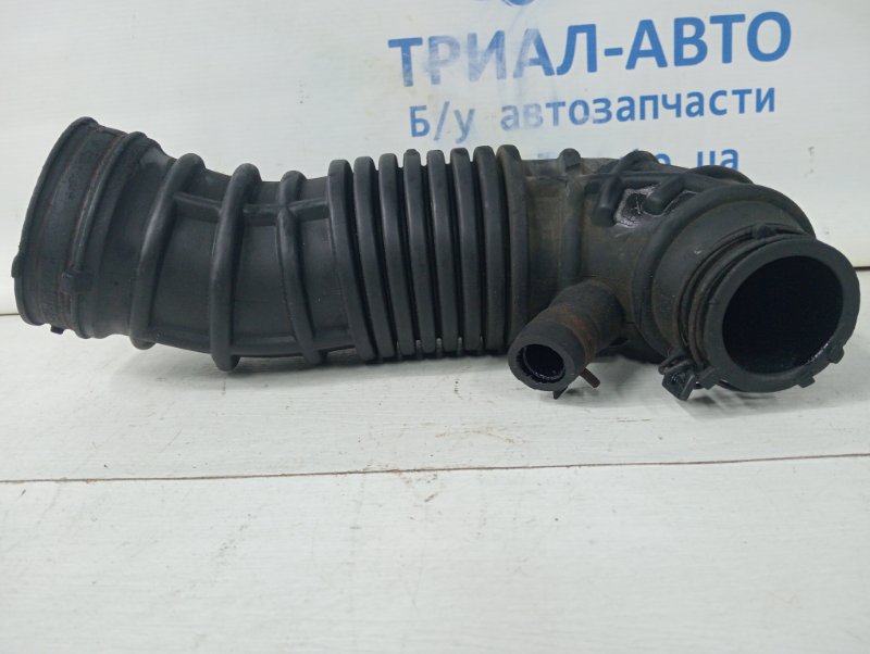 Патрубок воздушного фильтра Kia Sportage 2010-2016 SL 1.7 diesel D4FD 281302Y300 Б/У